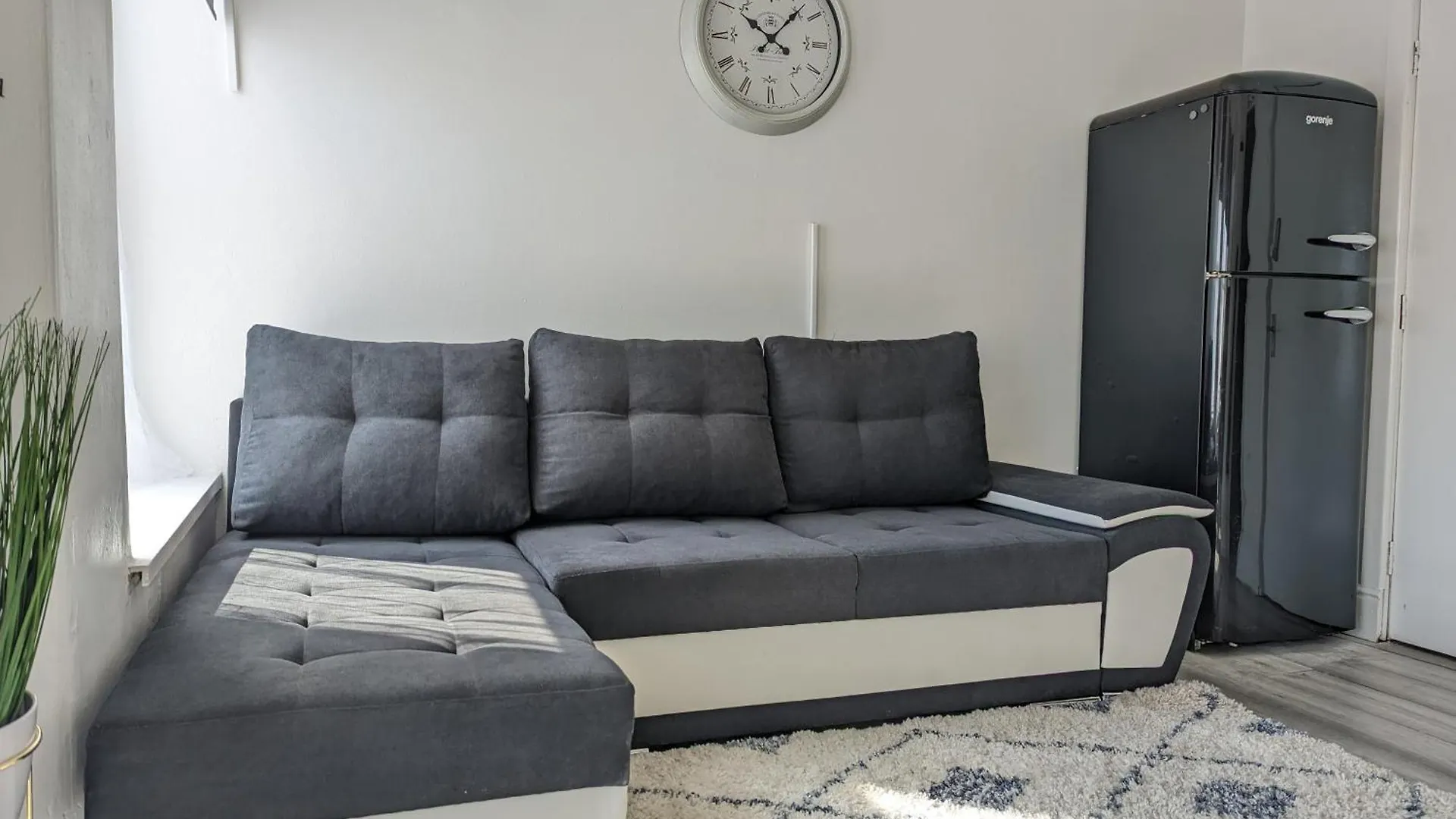 Inner-City Apartments - Basic Amenites Cardiff