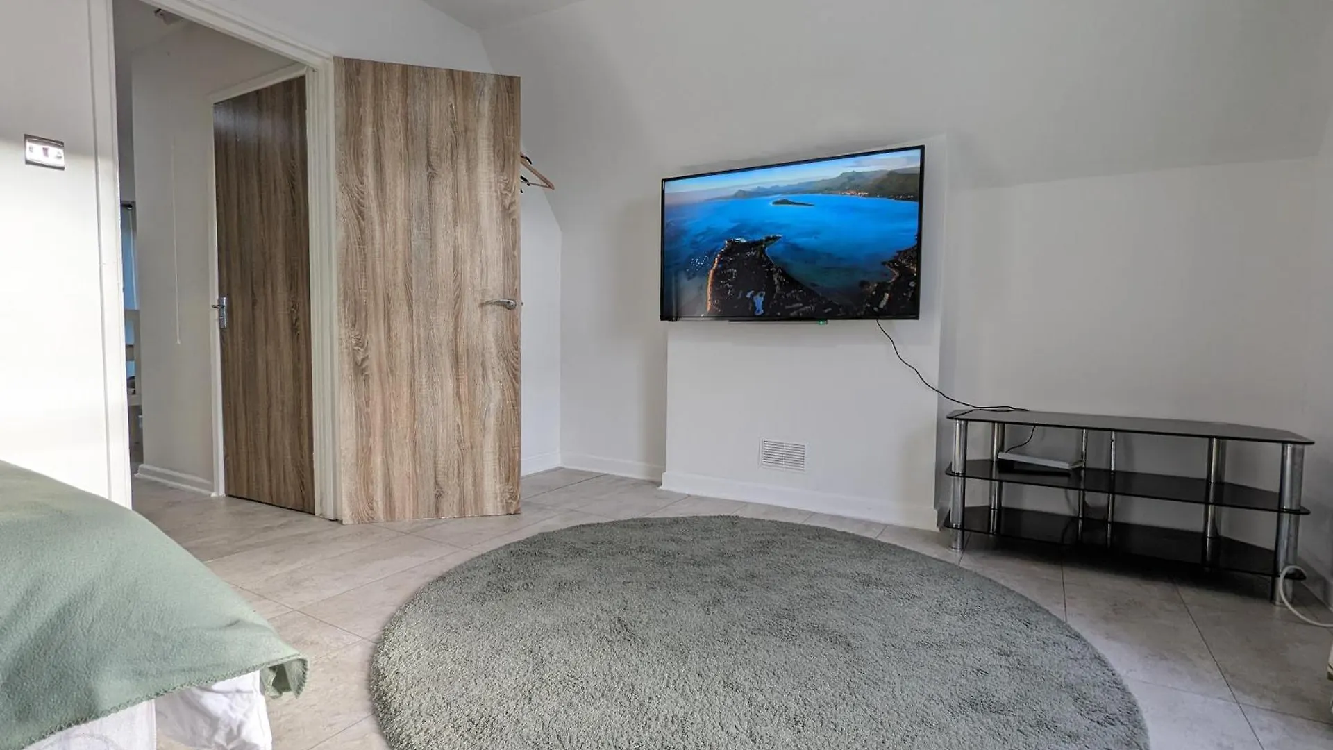 Inner-City Apartments - Basic Amenites Cardiff