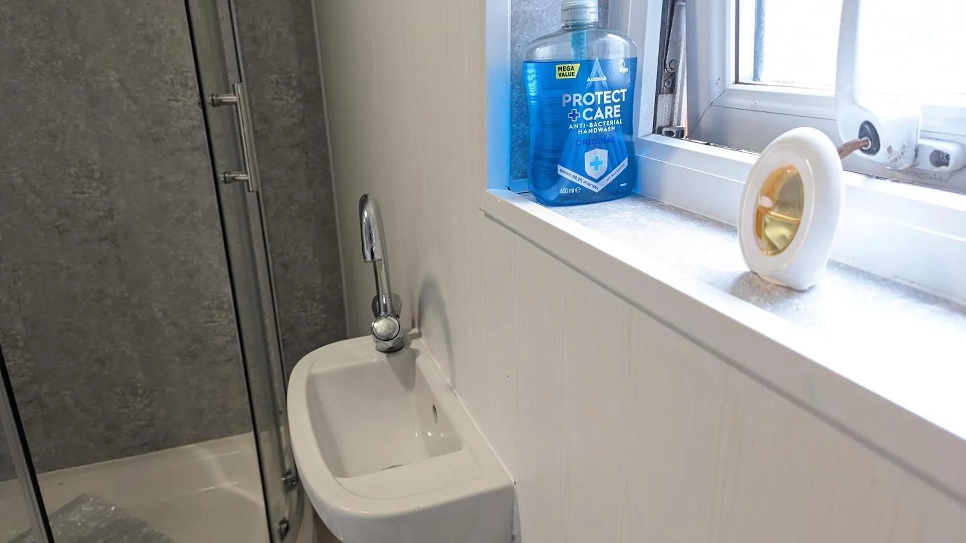 Inner-City Apartments - Basic Amenites Cardiff