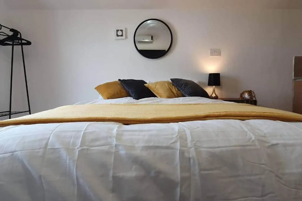 Inner-City Apartments - Basic Amenites Cardiff